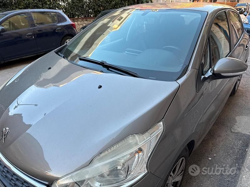 Usata Peugeot 208 92 CV (67 kW) 2014 Marrone Utilitaria