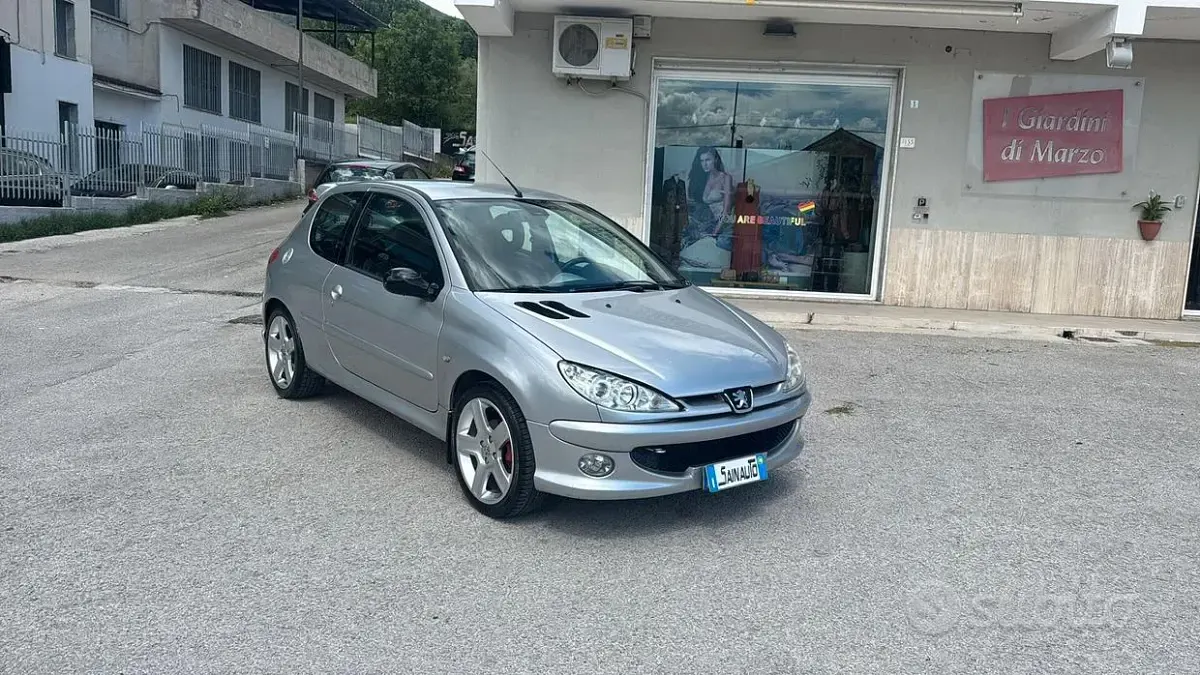 Usata Peugeot 206 GTi 135 CV (99 kW) 2000 Grigio Berlina