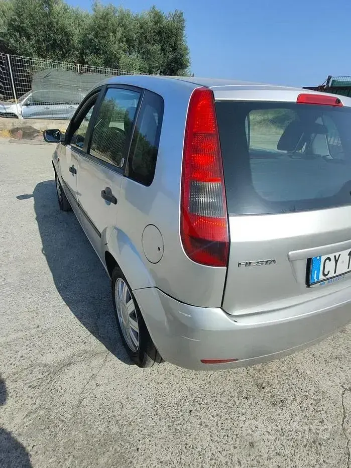 Usata Ford T 68 CV (50 kW) 2005 Berlina