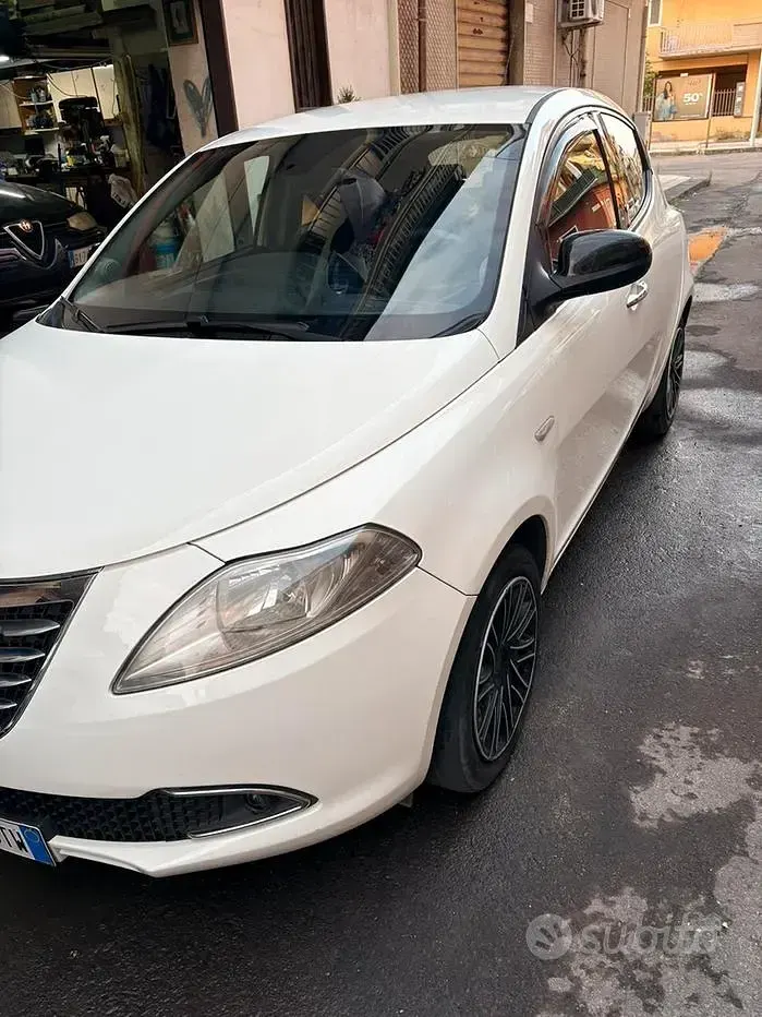 Usata Lancia Ypsilon 69 CV (50 kW) 2012 Utilitaria