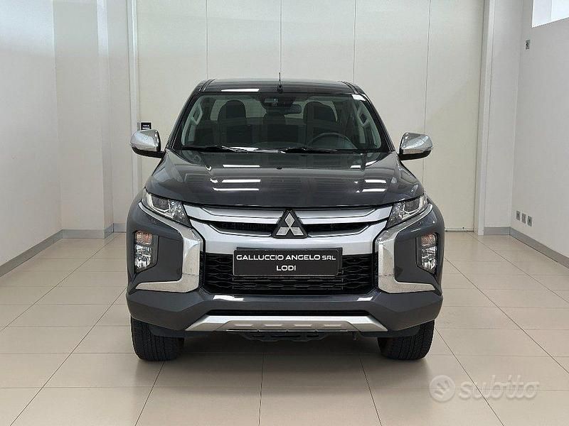 Usata Mitsubishi L200 Select 150 CV (110 kW) 2022 Grigio Pick-up