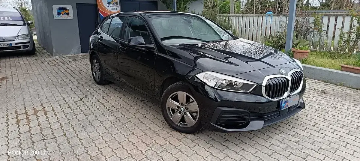 Usado BMW 116 Advantage 116 CV (85 kW) 2022 Negro Utilitario
