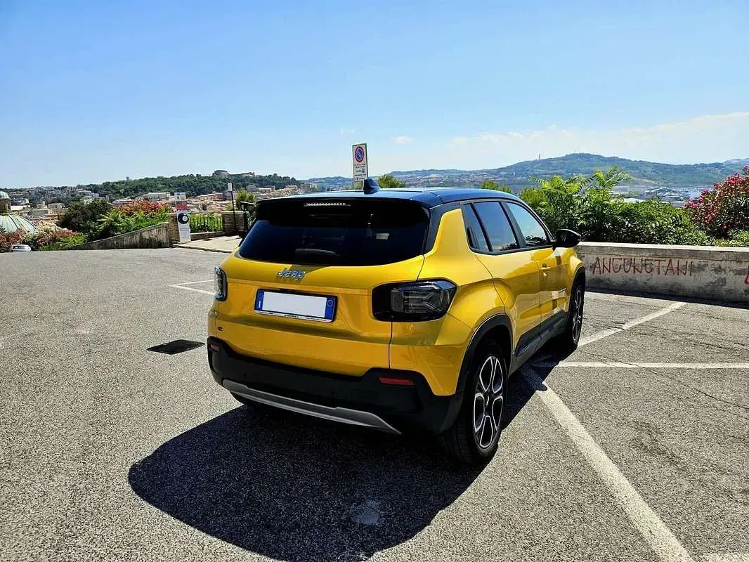 Usata Jeep Avenger EV Summit 114 kW (156 CV) 2023 Giallo SUV