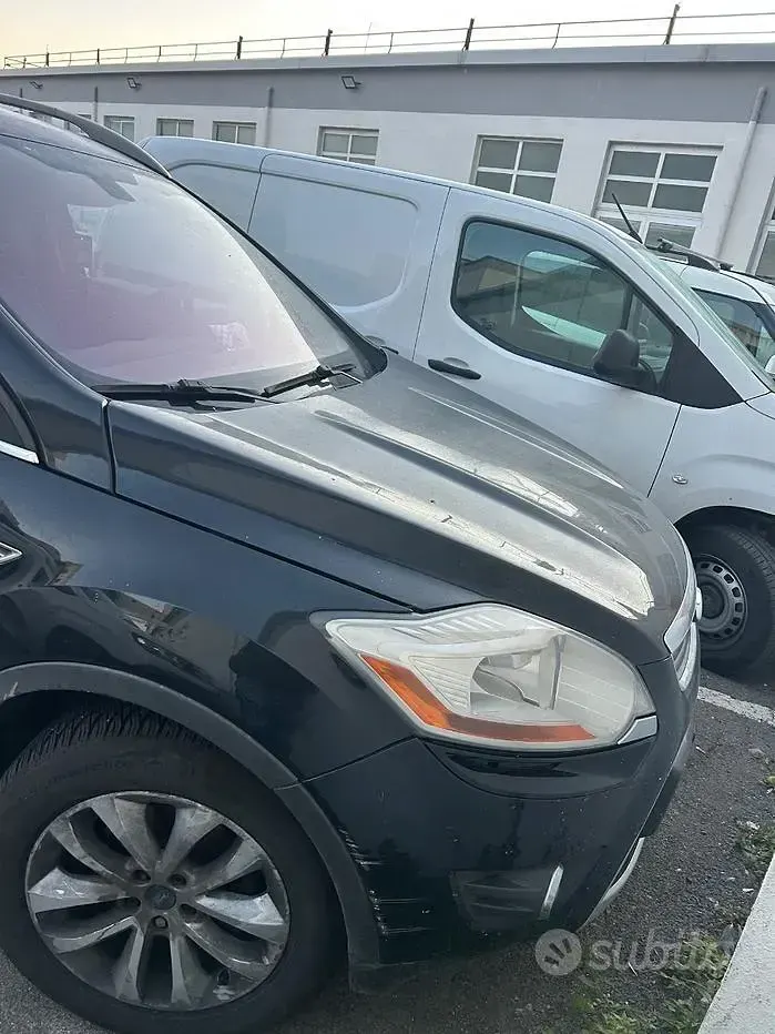 Usata Ford Kuga 163 CV (119 kW) 2012 Nero SUV