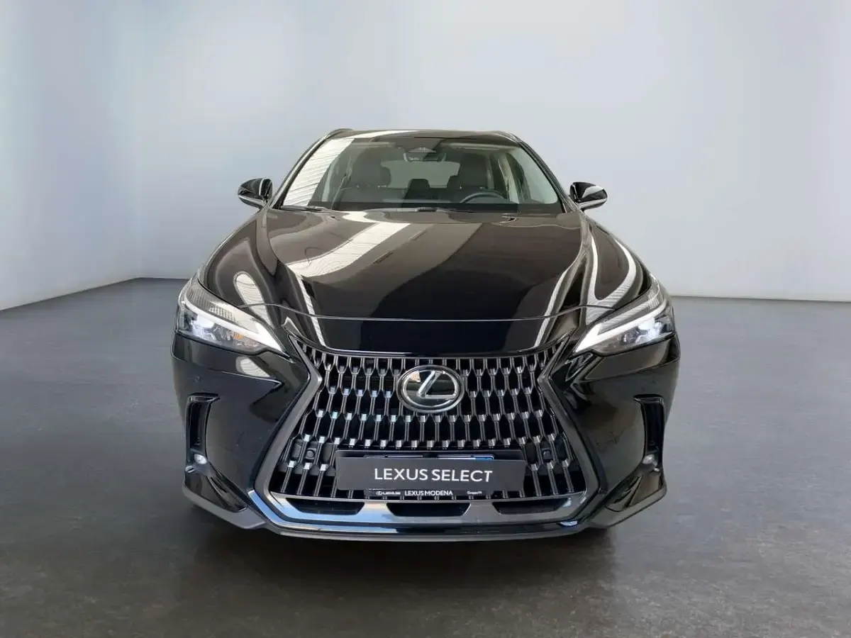 Usata Lexus NX300 Sport Line 309 CV (227 kW) 2024 Nero SUV