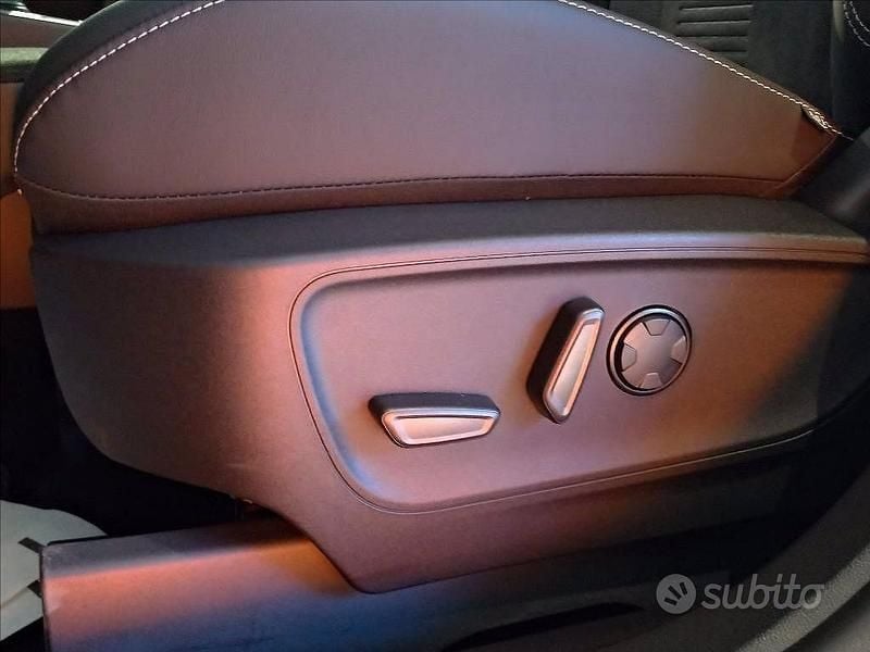 Nuova Ford Kuga Active 243 CV (178 kW) 2025 Grigio SUV