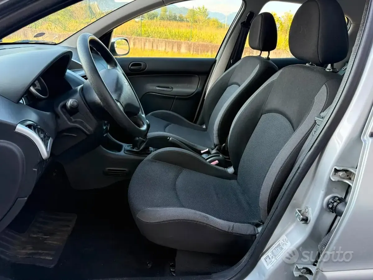 Usata Peugeot 206+ 68 CV (50 kW) 2009 Grigio Utilitaria