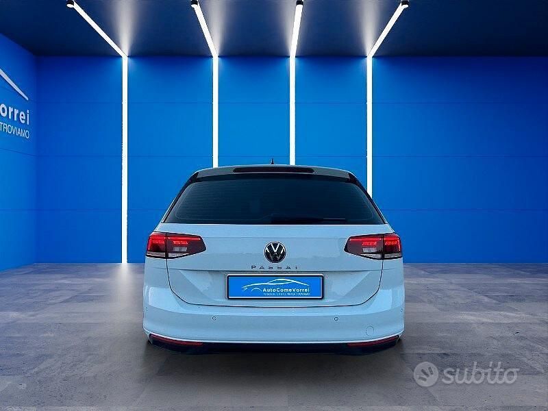 Usata VW Passat Executive 150 CV (110 kW) 2020 Bianco Station wagon
