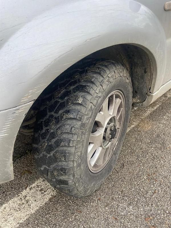 Usata SsangYong Rexton 165 CV (121 kW) 2005 Argento SUV