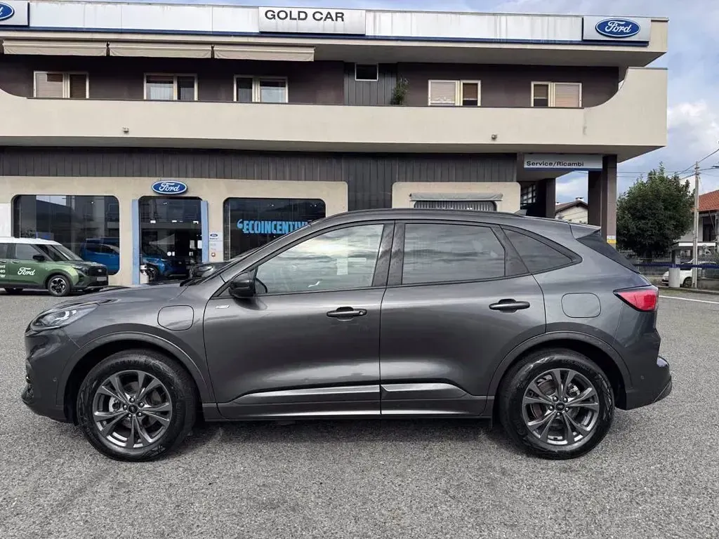Usata Ford Kuga ST-Line X 225 CV (165 kW) 2023 Magnetic grey SUV
