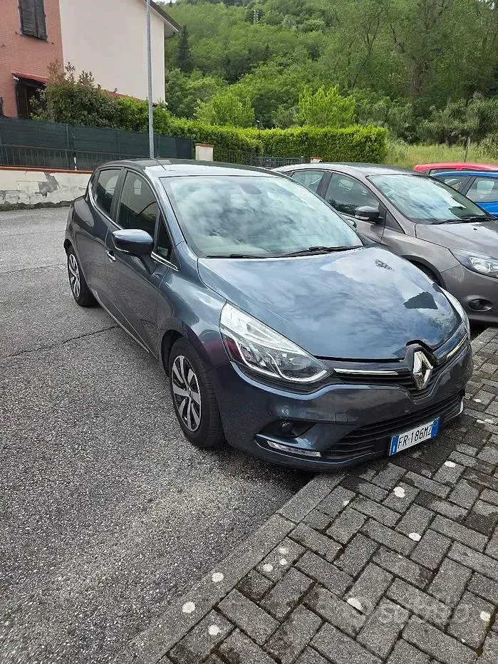 Usata Renault Clio IV Zen 75 CV (55 kW) 2018 Grigio Berlina