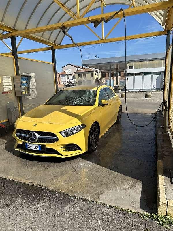 Usata Mercedes 180 Premium 116 CV (85 kW) 2020 Giallo Berlina