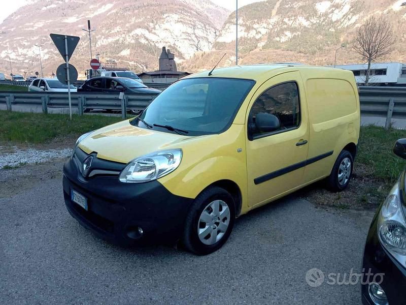 Usata Renault Kangoo 110 CV (80 kW) 2019 Giallo Monovolume