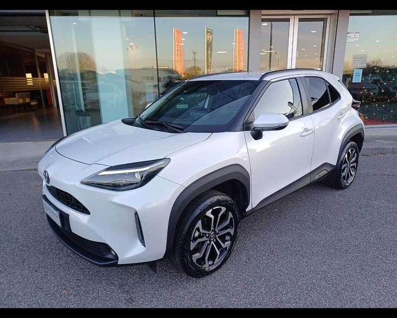 Bianco Usata 2025 Toyota Yaris Cross Trend SUV | 24.400 € (Buon prezzo) - Immagine 1/4