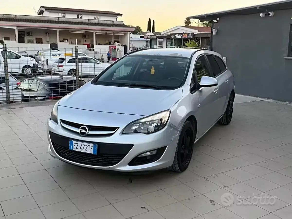 Gebraucht Opel Astra Cosmo 140 PS (102 kW) 2015 Grau Kombi