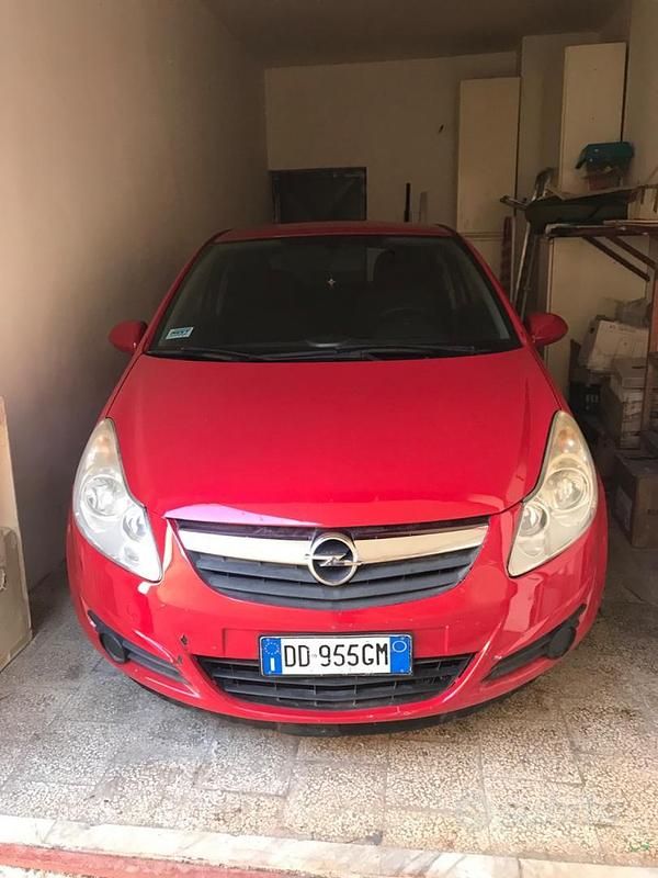 Usata Opel Corsa 75 CV (55 kW) 2006 Rosso Berlina