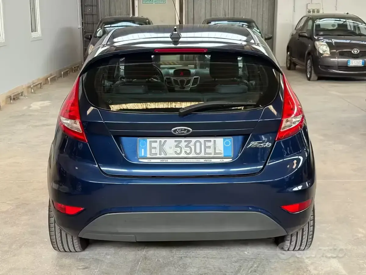 Usata Ford Fiesta Titanium 60 CV (44 kW) 2012 Blu Berlina