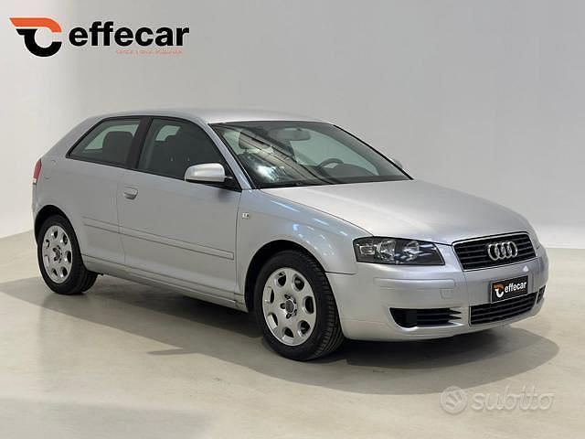 Usata Audi A3 Attraction 102 CV (75 kW) 2005 Grigio Utilitaria