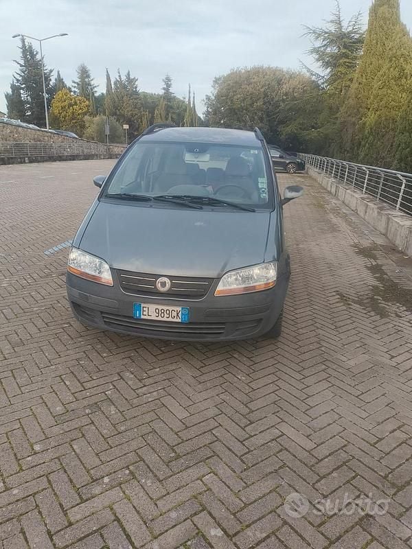 Usata Fiat Idea 2004 Grigio Monovolume