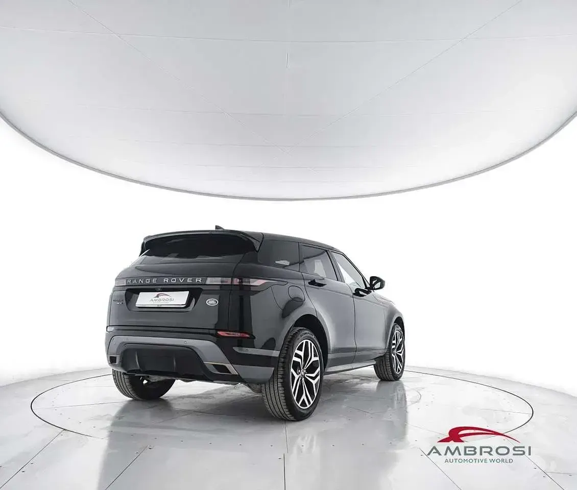 Käytetty Land Rover Range Rover evoque R-Dynamic 150 HP (110 kW) 2021 Musta Katumaasturi