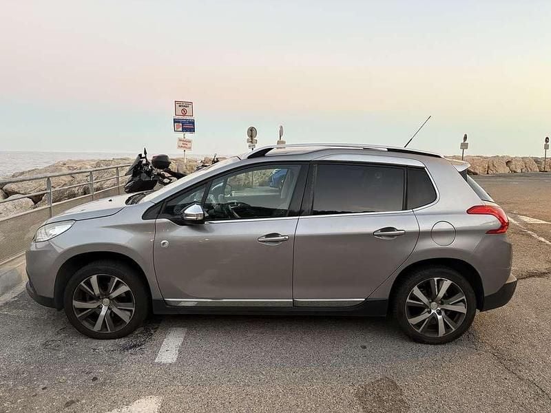 Usata Peugeot 2008 131 CV (96 kW) 2015 Grigio SUV