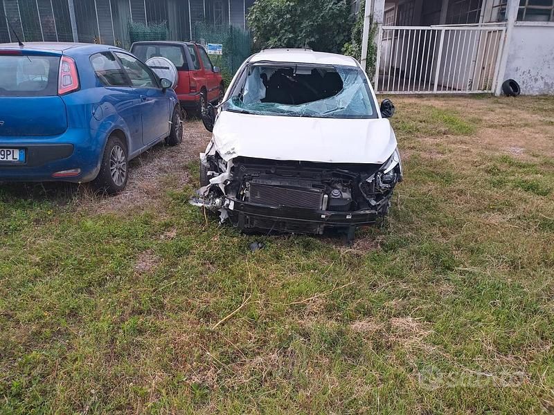 Usata Kia Rio 2016 Bianco Utilitaria