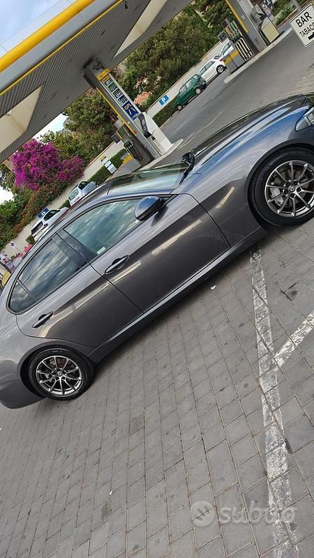 Usata Alfa Romeo Giulia 150 CV (110 kW) 2016 Grigio Berlina