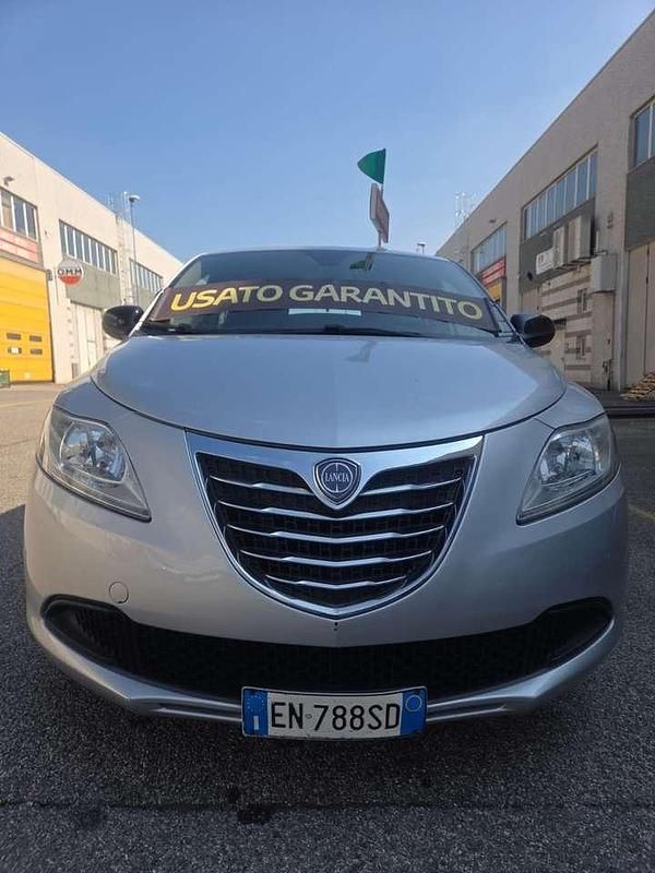 Argento Usata 2012 Lancia Ypsilon Gold Due volumi | 5200 € (Buon prezzo) - Immagine 1/4