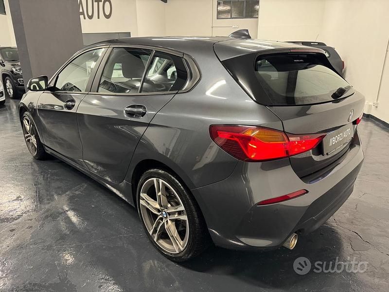 Usata BMW 118 Sport Line 140 CV (102 kW) 2020 Grigio Utilitaria