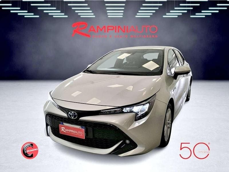 Usata Toyota Corolla 122 CV (89 kW) 2019 Argento Berlina