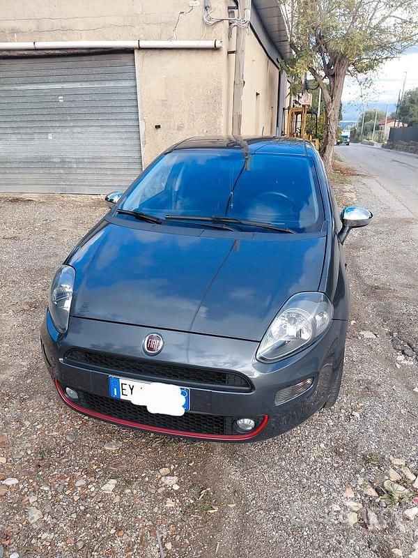 Usata Fiat Punto 75 CV (55 kW) 2015 Grigio Berlina