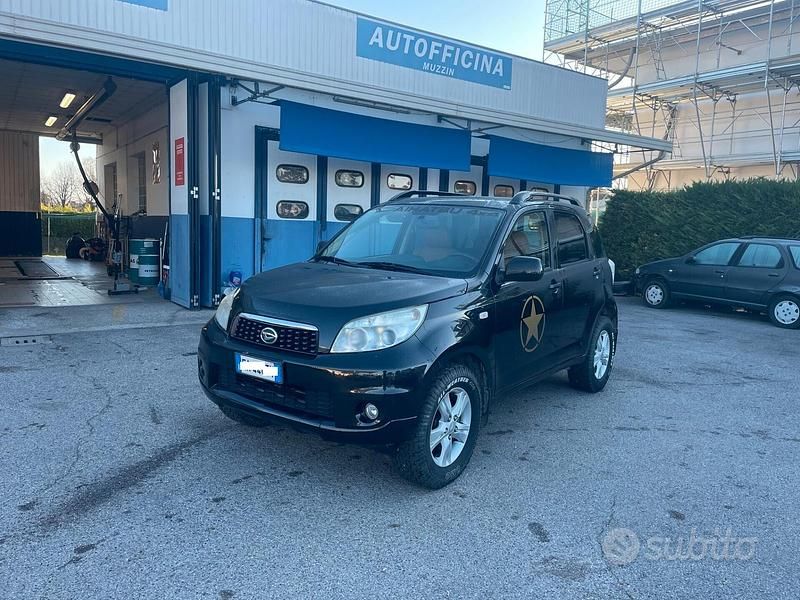 Usata Daihatsu Terios 105 CV (77 kW) 2010 Nero SUV