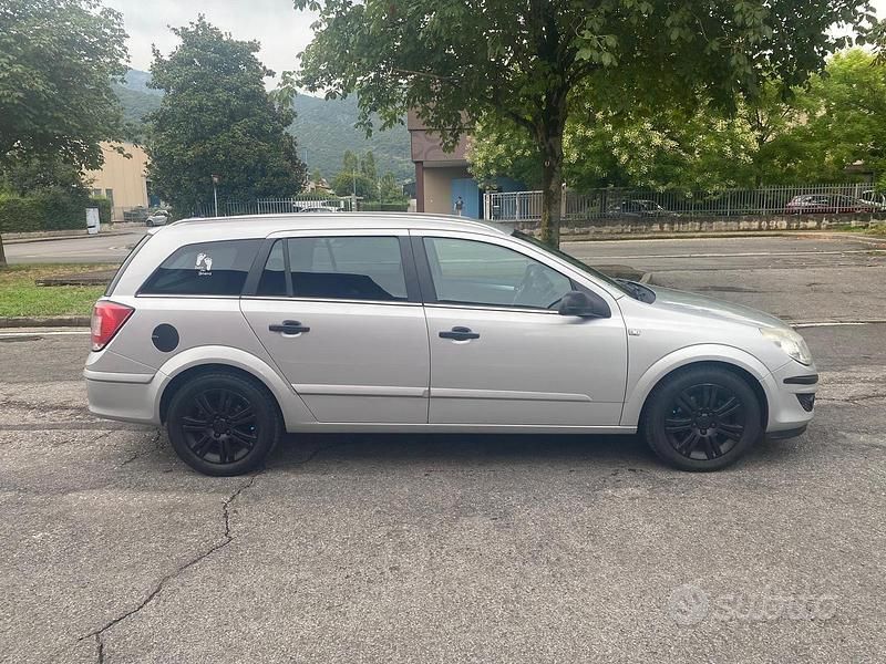 Usata Opel Astra 2007 Grigio Station wagon
