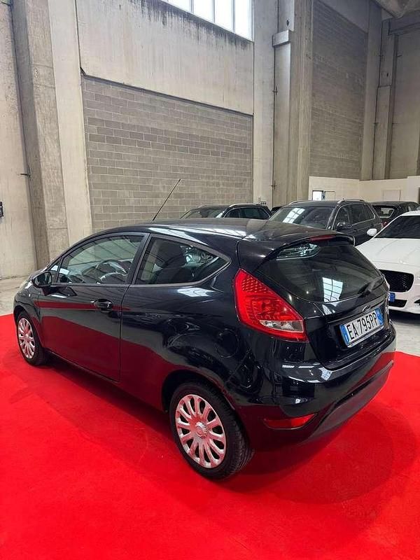 Usata Ford Fiesta 95 CV (69 kW) 2010 Nero Utilitaria