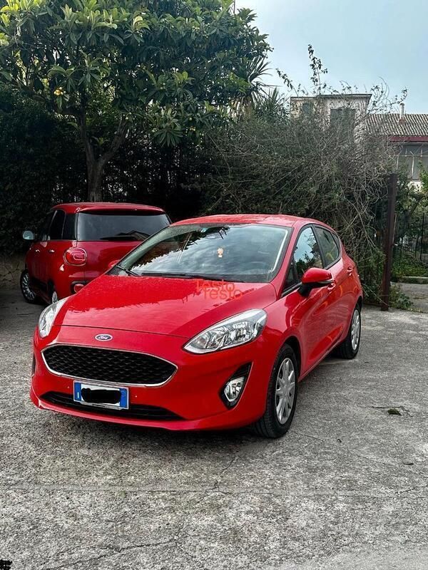 Rosso Usata 2018 Ford Fiesta Due volumi | 10.000 € (Buon prezzo) - Immagine 1/3