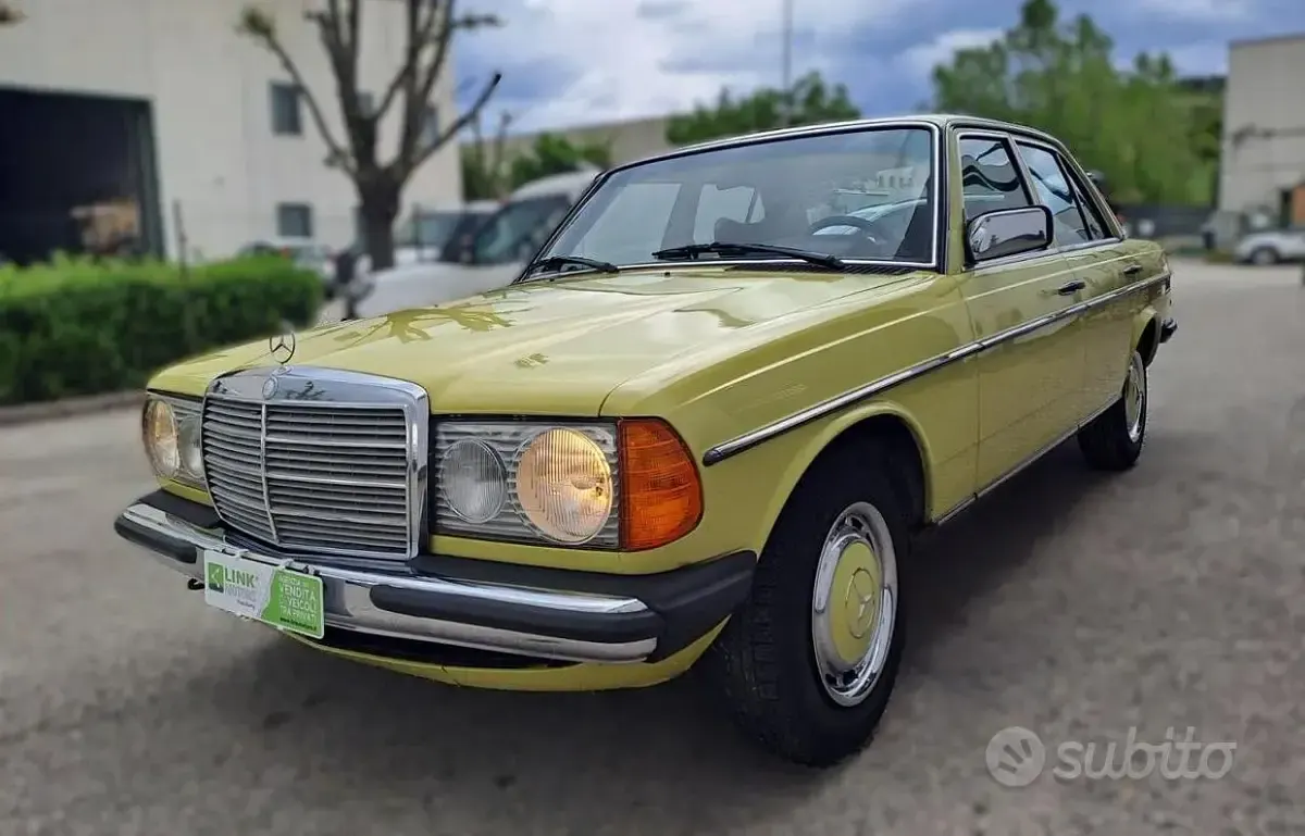Usata Mercedes 200 94 CV (69 kW) 1970 Berlina