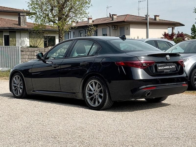 Usata Alfa Romeo Giulia Super 150 CV (110 kW) 2017 Nero Berlina