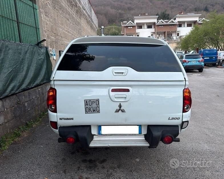 Usata Mitsubishi L200 Intense 178 CV (130 kW) 2013 Bianco Pick-up