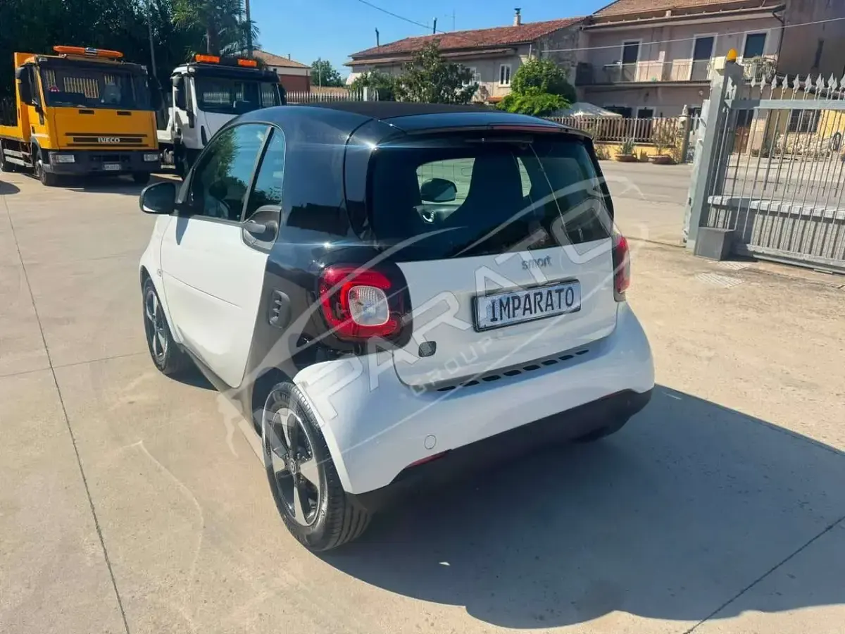 Usata Smart ForTwo Coupé Passion 60 kW (82 CV) 2022 Bianco Utilitaria