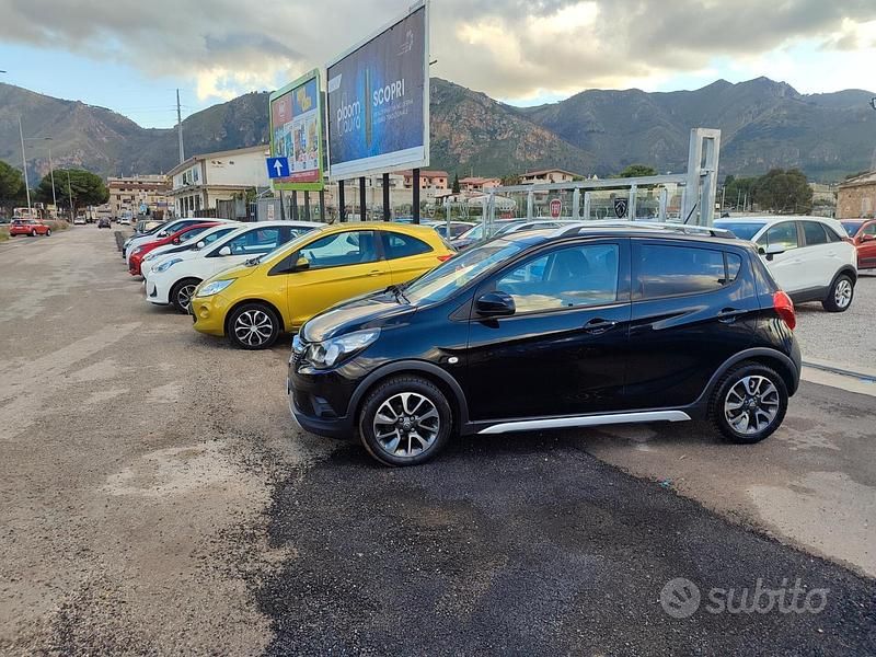 Usata Opel Karl Rocks 75 CV (55 kW) 2018 Nero Utilitaria