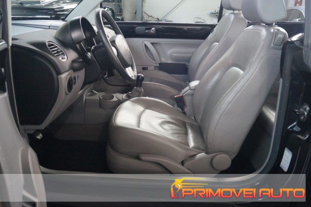 Usata VW New Beetle Cabriolet 75 CV (55 kW) 2008 Nero Cabrio
