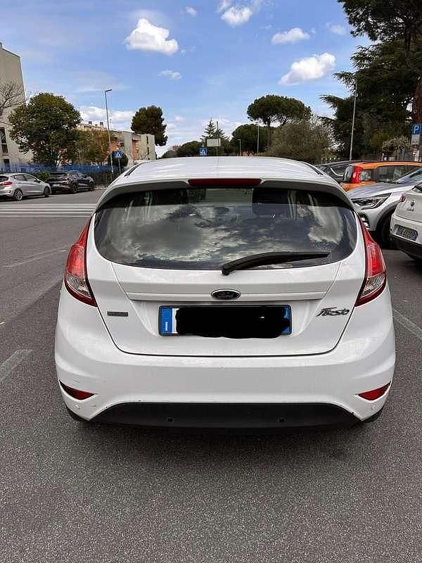 Usata Ford Fiesta Business Edition 80 CV (58 kW) 2013 Bianco Utilitaria