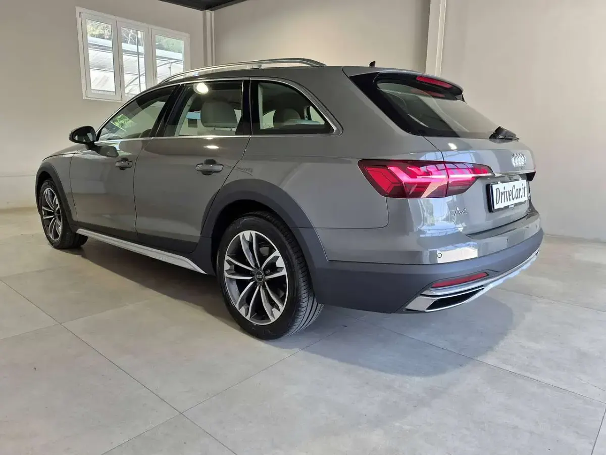 Usata Audi A4 Allroad Ambiente 204 CV (150 kW) 2023 Grigio chronos met. Station wagon