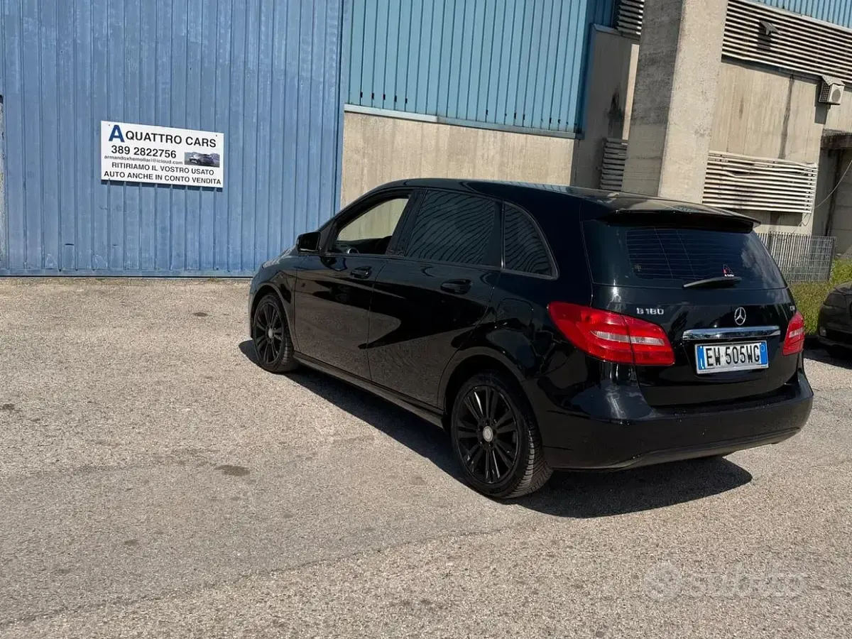 Gebraucht Mercedes B180 Premium 109 PS (80 kW) 2014 Schwarz Van / Kleinbus