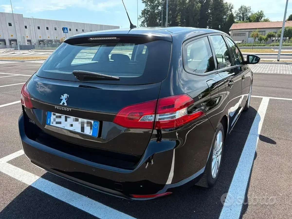 Usata Peugeot 308 SW Business-Line 131 CV (96 kW) 2018 Nero Station wagon