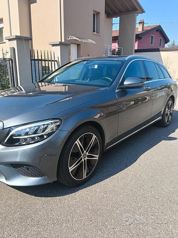 Usata Mercedes C180 122 CV (89 kW) 2019 Grigio Station wagon
