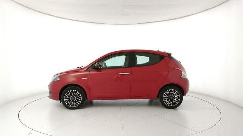 Usata Lancia Ypsilon Gold 69 CV (50 kW) 2024 Rosso Utilitaria