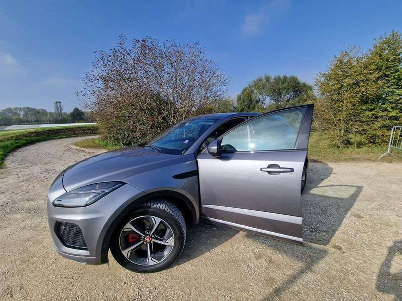 Argento Usata 2022 Jaguar E-Pace R SUV | 29.800 € (Cara) - Immagine 1/4