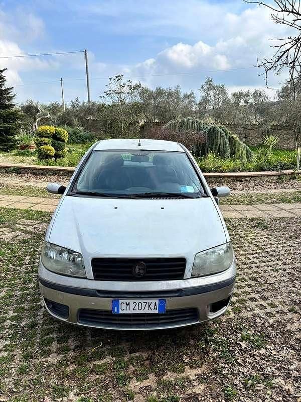 Usata Fiat Punto 69 CV (50 kW) 2004 Grigio Utilitaria