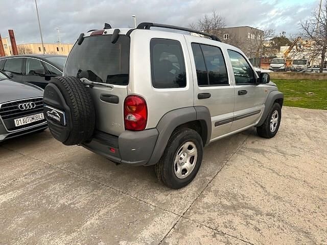 Usata Jeep Cherokee Limited 163 CV (119 kW) 2005 Argento SUV